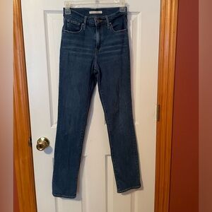 Levi’s high rise straight size 26 good condition
